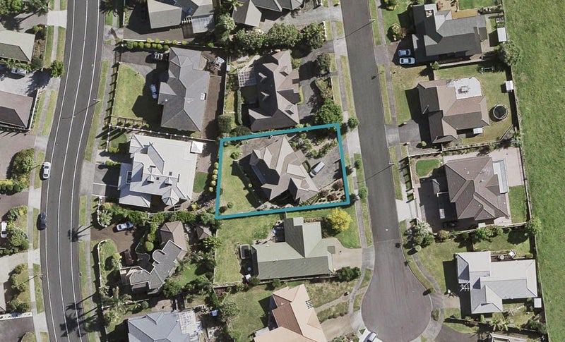 7 Capistrano Mews, Goodwood Heights, Auckland - Carousel 1
