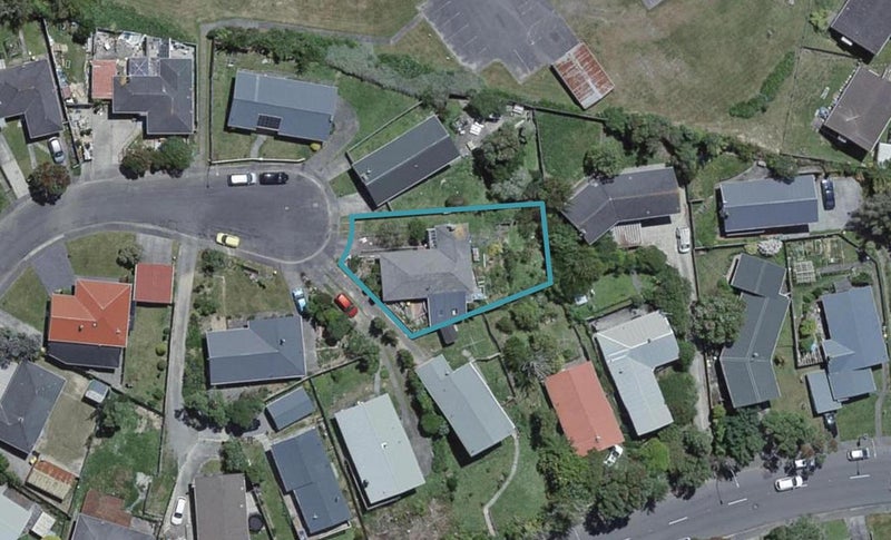 20 Loasby Crescent, Newlands, Wellington - Carousel 1