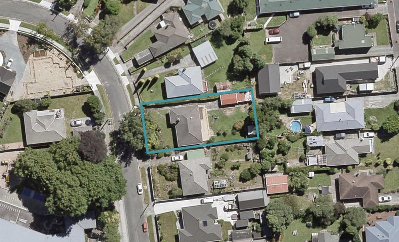 16 Oxford Crescent, Ebdentown, Upper Hutt - Carousel 1