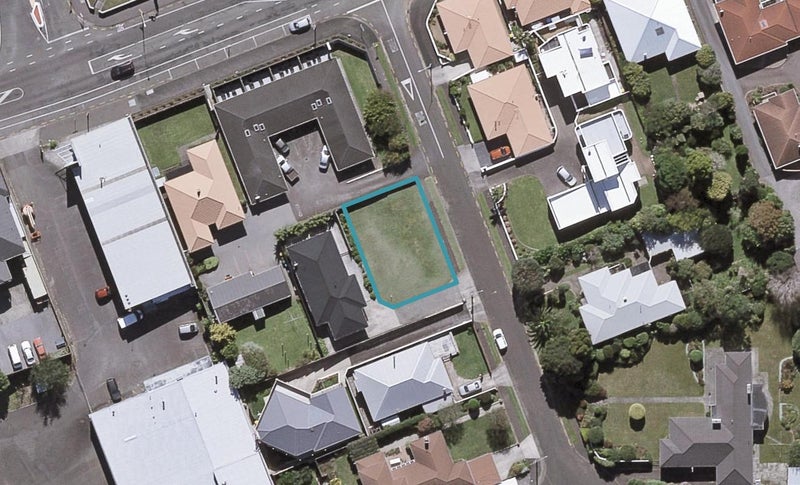 2A Strandon Place, Strandon, New Plymouth - Carousel 1