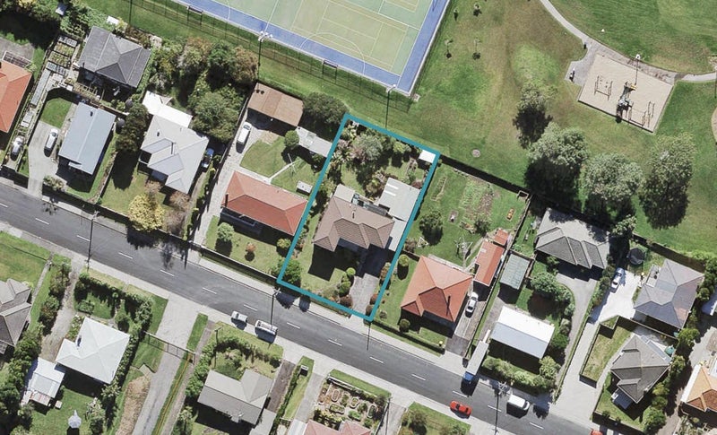 15 Nile Road, Kelston, Auckland - Carousel 1
