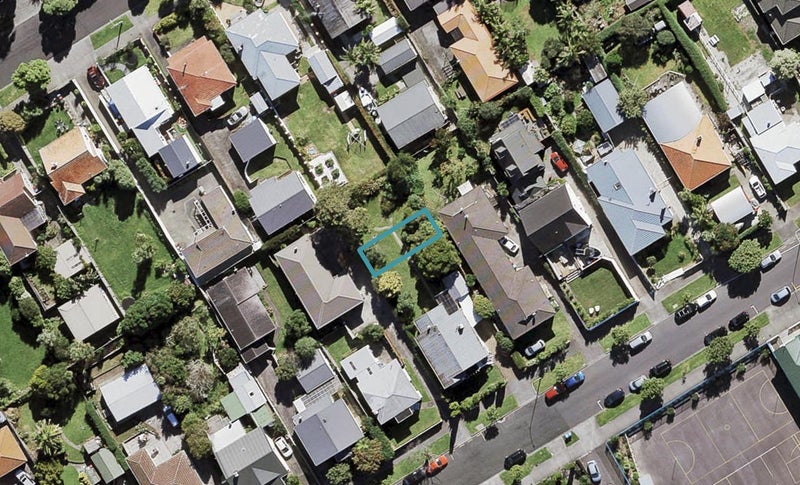 7/21 Montrose Street, Point Chevalier, Auckland - Carousel 1