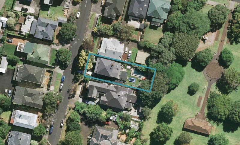 22 Huntly Avenue, Grafton, Auckland - Carousel 1
