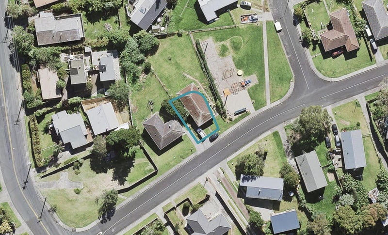 6B Taurus Crescent, Beach Haven, Auckland - Carousel 1