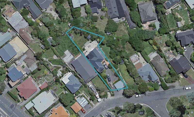 9 Ranui Crescent, Khandallah, Wellington - Carousel 1