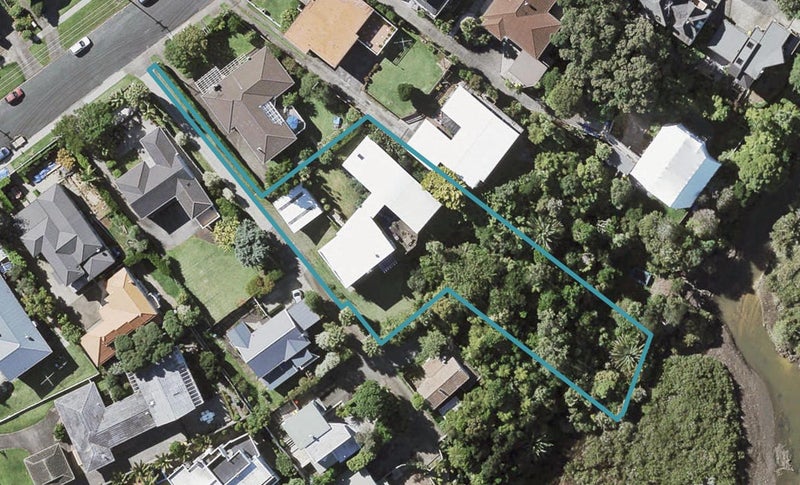 11 Rangitoto Terrace, Milford, Auckland - Carousel 1