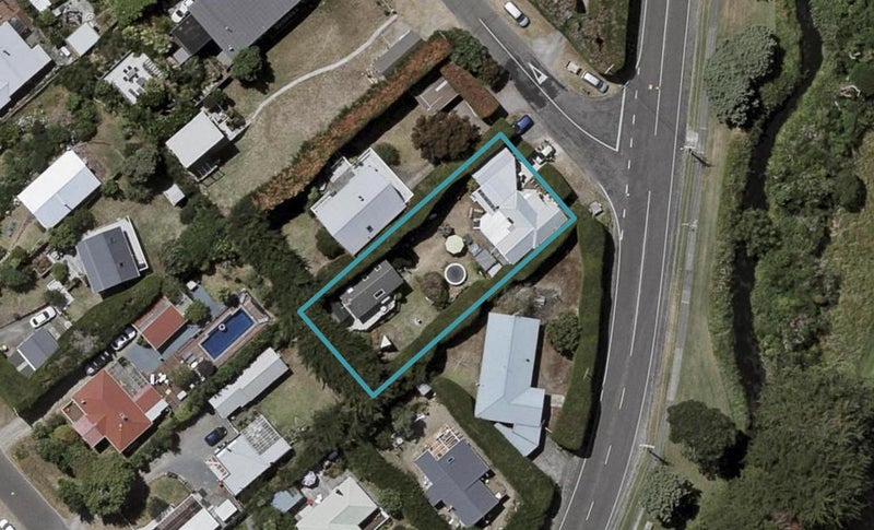 32 Hona Street, Waikanae Beach, Waikanae - Carousel 1