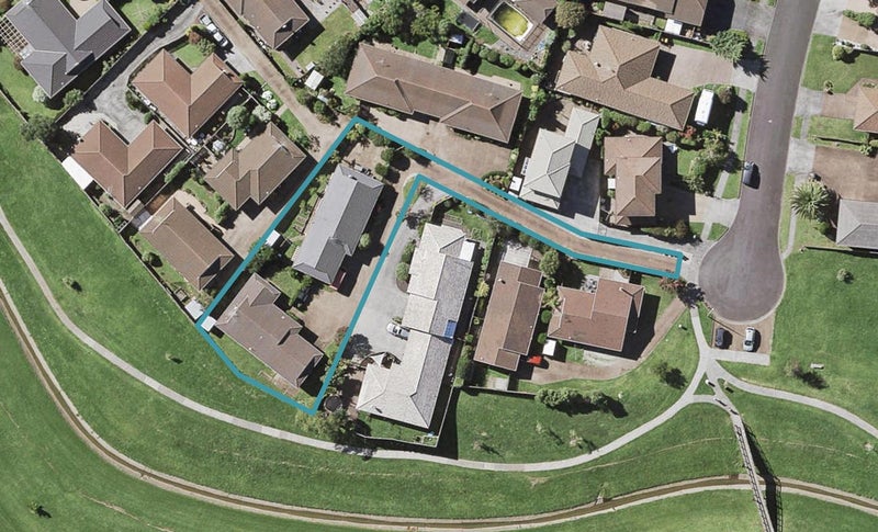 1/17 Kookaburra Place, Botany Downs, Auckland - Carousel 1