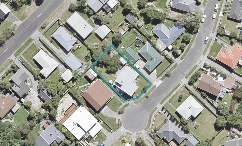 18 Cherry Blossom Grove, Maungaraki, Lower Hutt - Carousel 1
