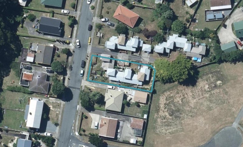 20 Waihemo Street, Waitangirua, Porirua - Carousel 1