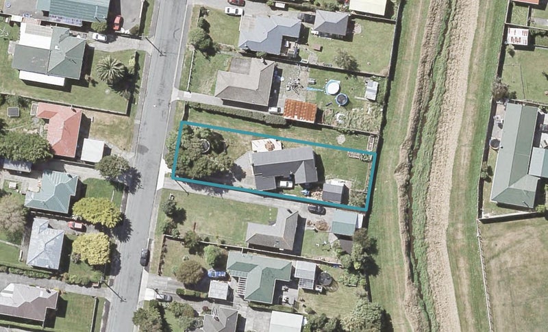 52 Westminster Road, Wainuiomata, Lower Hutt - Carousel 1