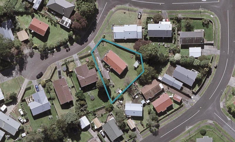 3 Elgin Grove, Merrilands, New Plymouth - Carousel 1