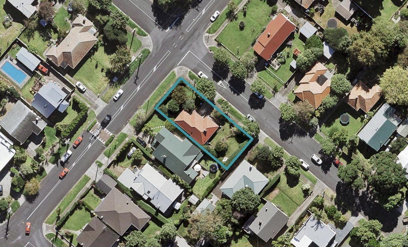 10 Leone Terrace, Mount Albert, Auckland - Carousel 1