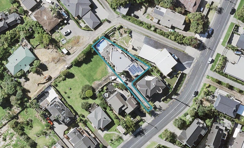 96 Mellons Bay Road, Mellons Bay, Auckland - Carousel 1