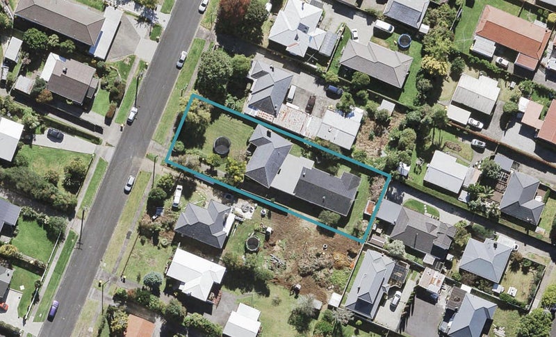 97 Lynwood Road, New Lynn, Auckland - Carousel 1