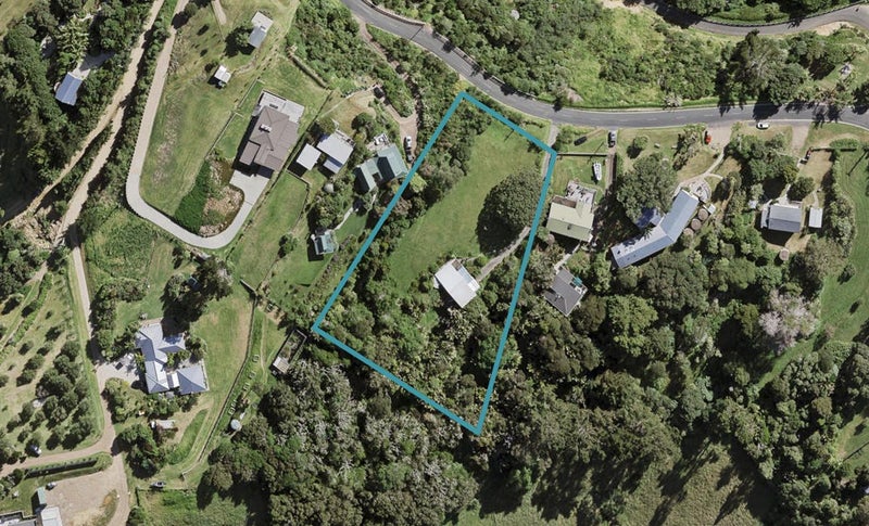 415 Sea View Road, Onetangi, Waiheke Island - Carousel 1