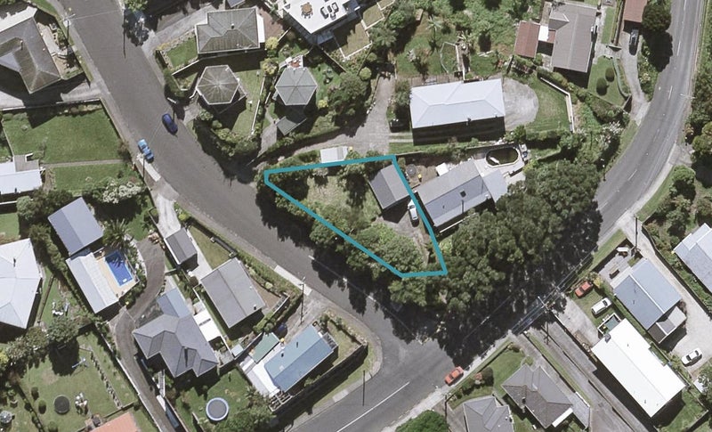 2 Scott Street, Moturoa, New Plymouth - Carousel 1