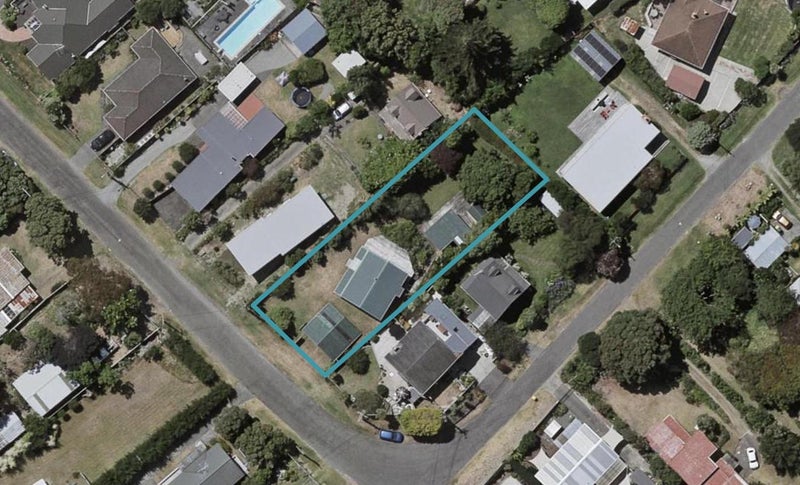 13 Hohiria Street, Waikanae Beach, Waikanae - Carousel 1