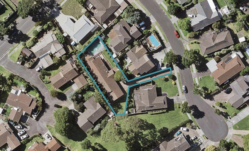 7 Hayes Place, Half Moon Bay, Auckland - Carousel 1