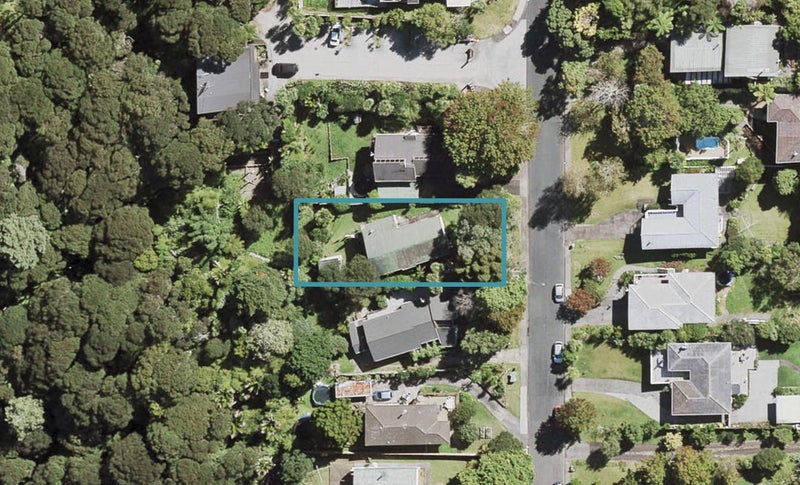 55 Rimutaka Place, Titirangi, Auckland - Carousel 1