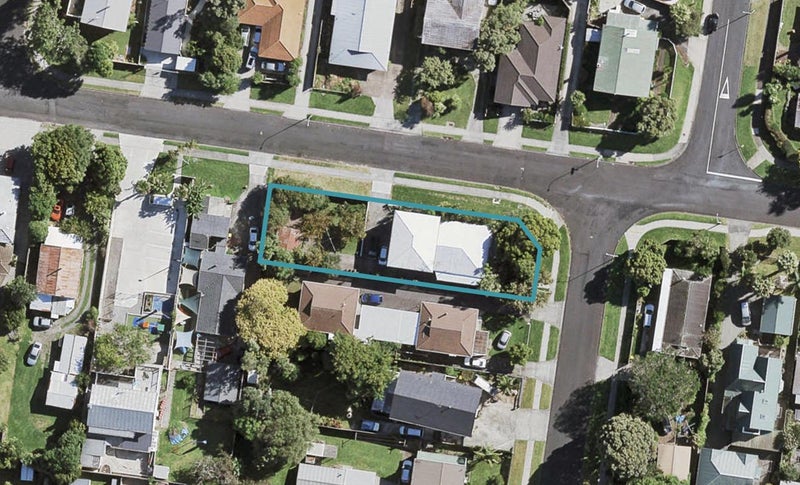 10 Ocean View Road, Weymouth, Auckland - Carousel 1