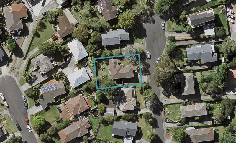 10 Kerria Place, Sunnynook, Auckland - Carousel 1