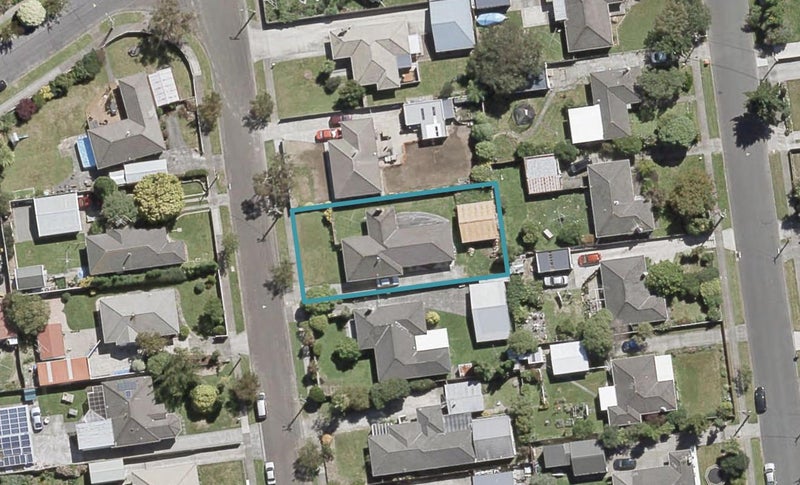 7 Weka Grove, Elderslea, Upper Hutt - Carousel 1