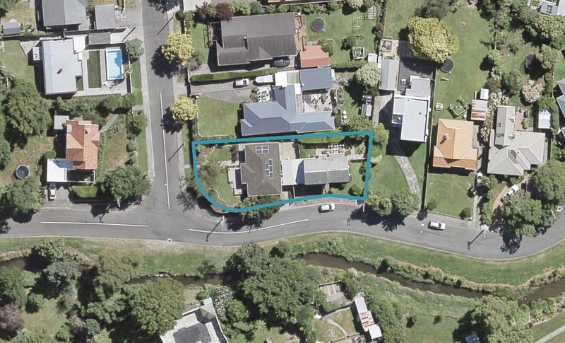1/2 Lockett Street, Waterloo, Lower Hutt - Carousel 1