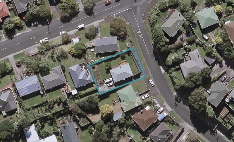 4 Pembroke Street, Westown, New Plymouth - Carousel 1