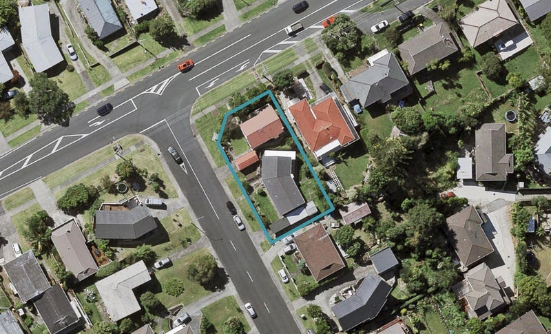 2/285 Sunset Road, Sunnynook, Auckland - Carousel 1