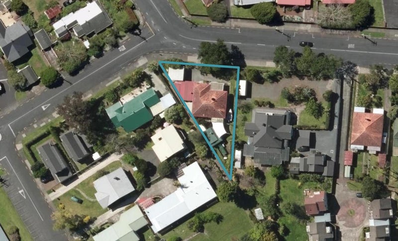27 Manse Street, Regent, Whangarei - Carousel 1