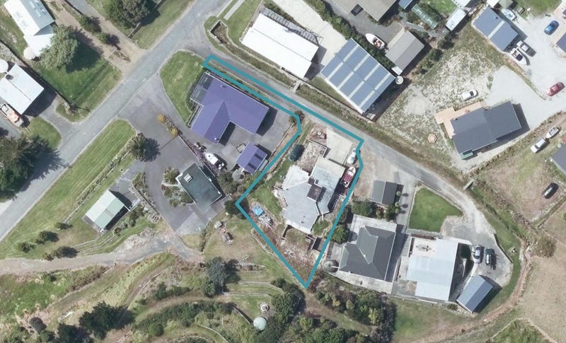 29 Lochiel Street, Māhia - Carousel 1
