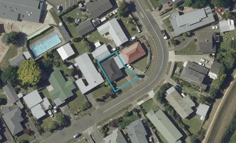 35 Somerset Crescent, Highbury, Palmerston North - Carousel 1