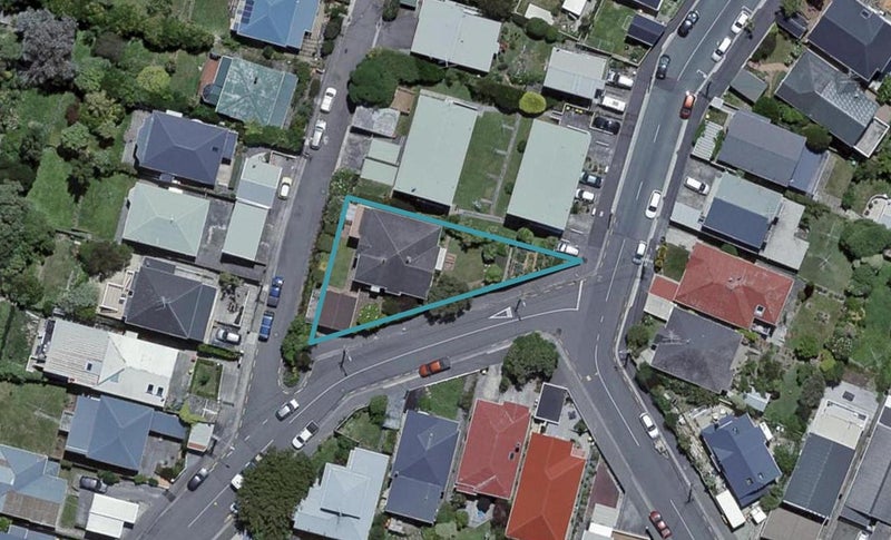 2 Hamilton Road, Hataitai, Wellington - Carousel 1