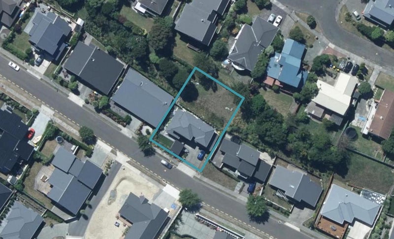 12 Flotilla Place, Whitby, Porirua - Carousel 1