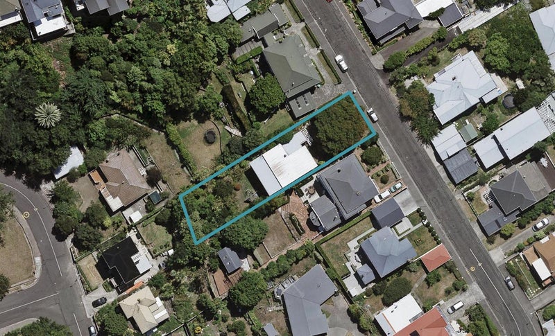 8A Colenso Avenue, Hospital Hill, Napier - Carousel 1