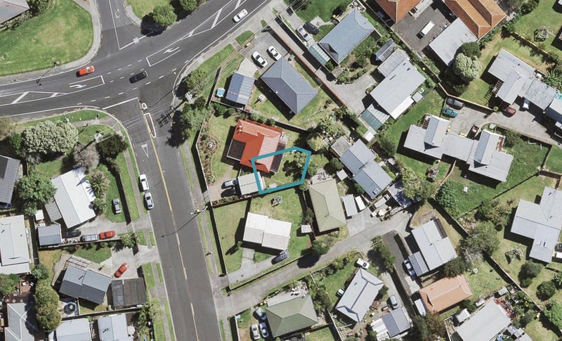 2D Marinich Drive, Ranui, Auckland - Carousel 1