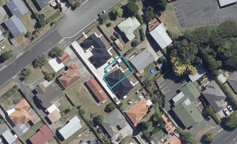 3/5 Windsor Road, Maeroa, Hamilton - Carousel 1