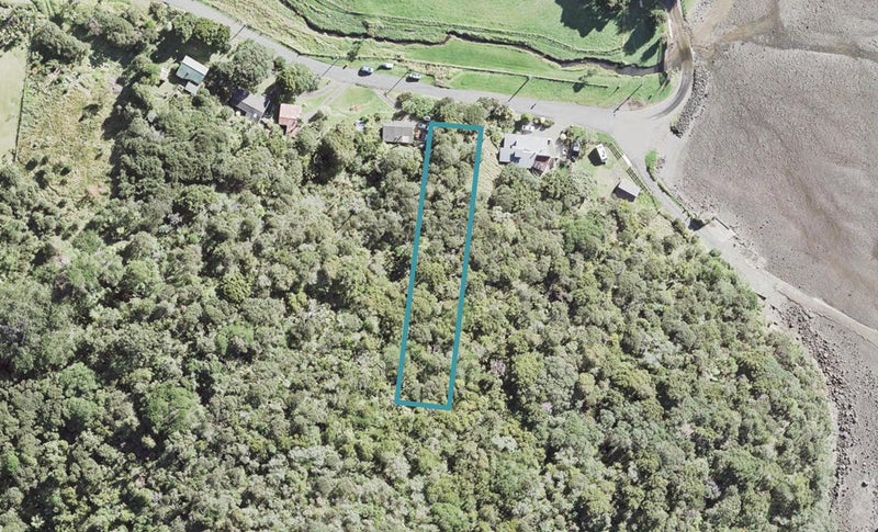 8 Whatipu Road, Huia, Auckland - Carousel 1