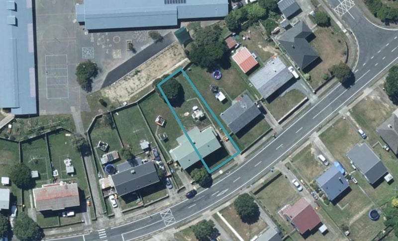 31 Corinna Street, Waitangirua, Porirua - Carousel 1