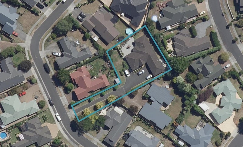 12 Roderick Place, Rototuna, Hamilton - Carousel 1