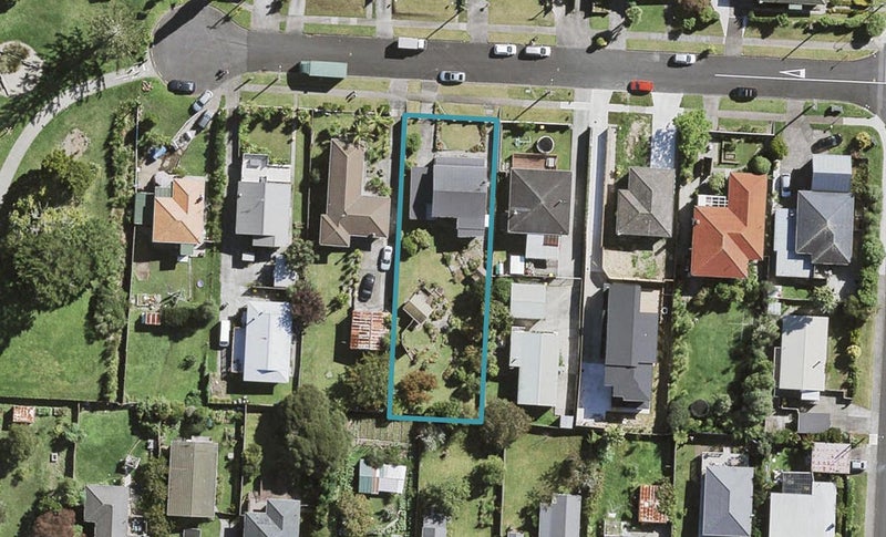 64 Savoy Road, Glen Eden, Auckland - Carousel 1