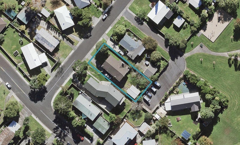 5 Patts Avenue, Glendene, Auckland - Carousel 1