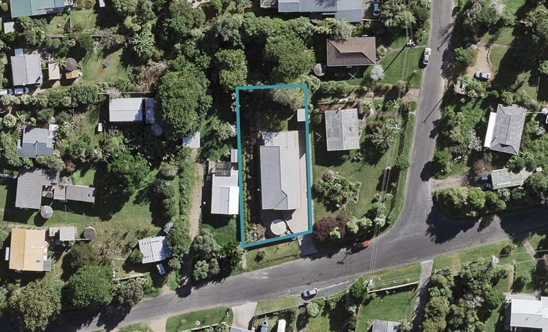 4 Matai Road, Oneroa, Waiheke Island - Carousel 1