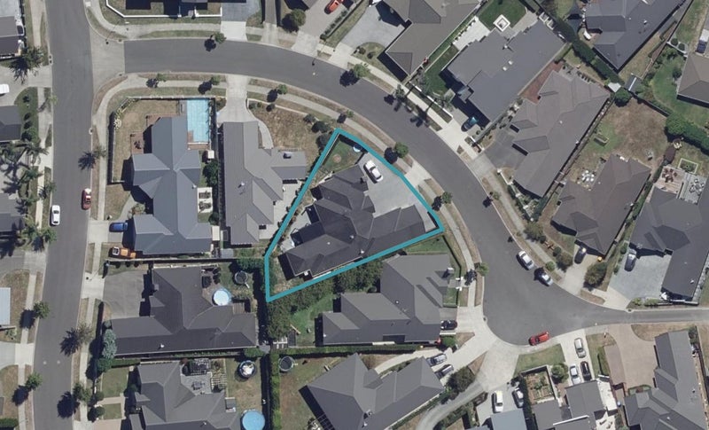 6 Connor Court, Huntington, Hamilton - Carousel 1