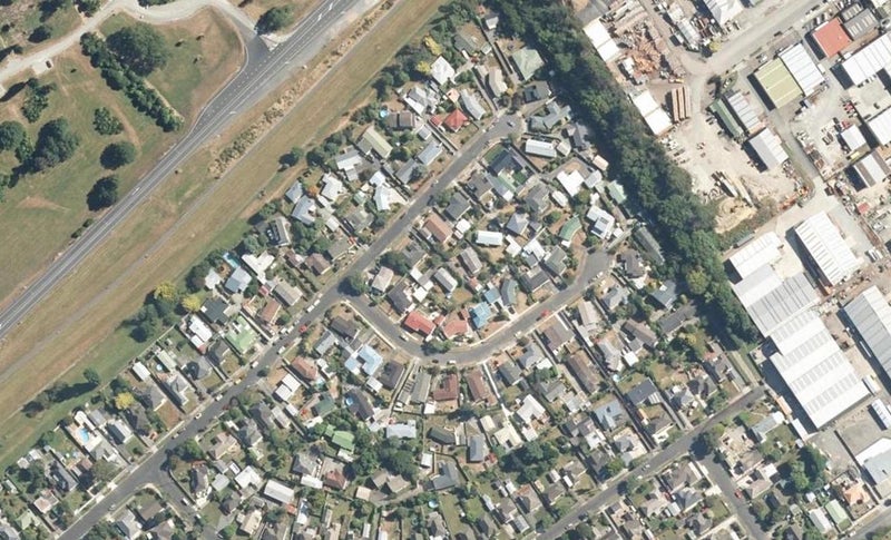 27 Longfellow Street, Trentham, Upper Hutt - Carousel 1