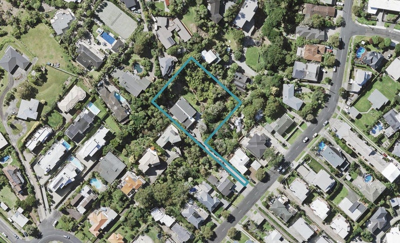 72 Castor Bay Road, Castor Bay, Auckland - Carousel 1