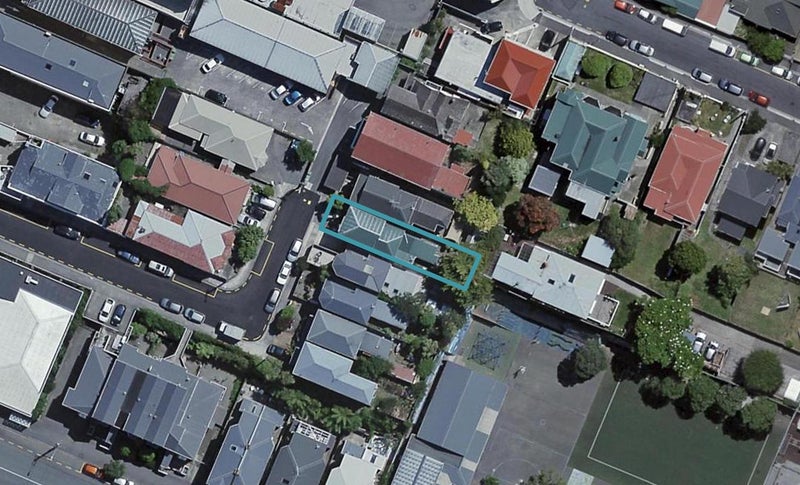 18 Edge Hill, Mount Victoria, Wellington - Carousel 1