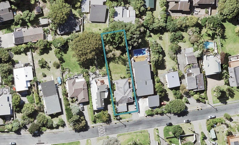 39 Beulah Avenue, Rothesay Bay, Auckland - Carousel 1