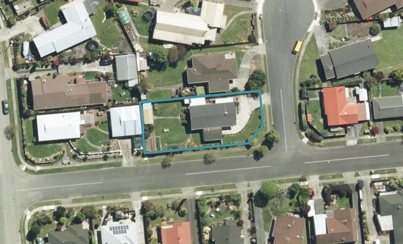 1 Anslow Place, Wakefield - Carousel 1